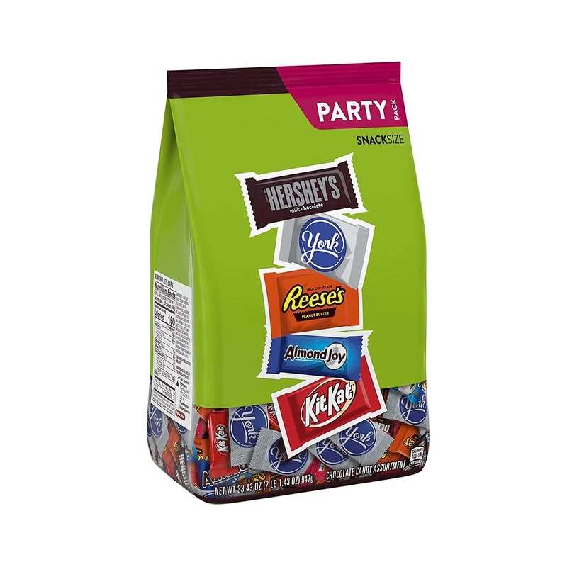 Hershey Milk and Dark Chocolate Assortment Snack Size Candy Halloween Bulk Party Pack – 33.43 oz – 2.08 Pound